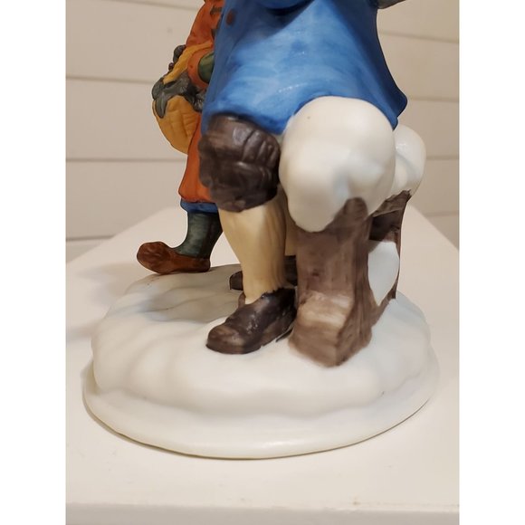 Vintage Avon Christmas Memories 1981 Porcelain Figurine - Picture 11 of 16